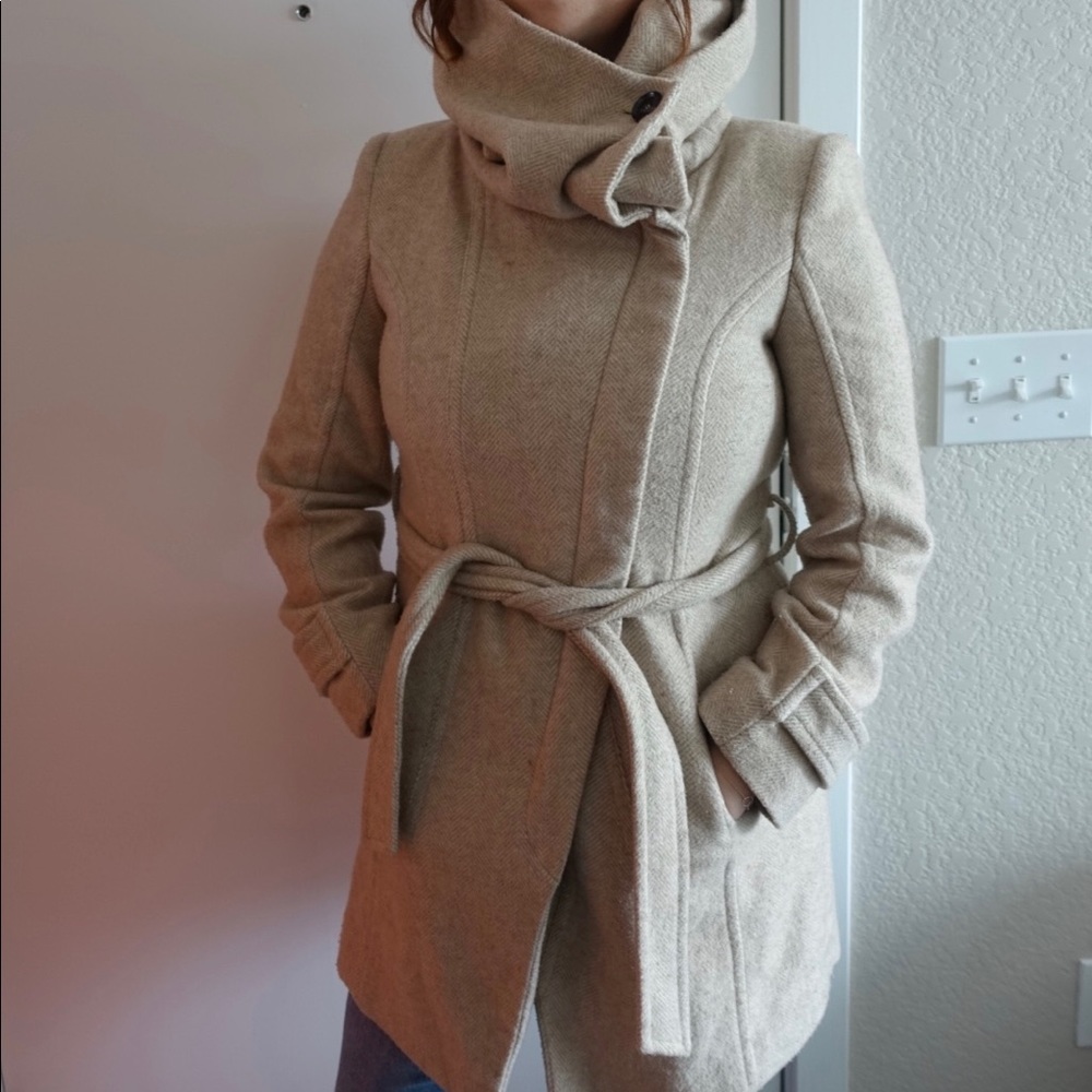 Beautiful Hooded Peacoat